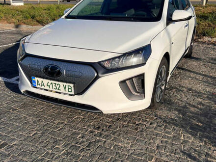 Белый Хендай Ioniq, объемом двигателя 0 л и пробегом 60 тыс. км за 15700 $, фото 1 на Automoto.ua