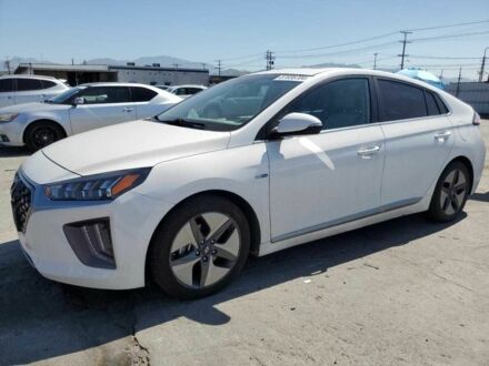 Хендай Ioniq 2020 в Киеве на Automoto.ua Белый Хендай Ioniq, объемом двигателя 1.6 л и пробегом 122 тыс. км за 7600 $, фото 1 на Automoto.ua