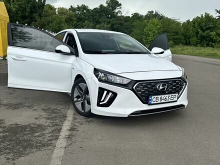 Хендай Ioniq 2020 у Прилуках на Automoto.ua Білий Хендай Ioniq, об'ємом двигуна 1.6 л та пробігом 64 тис. км за 17500 $, фото 1 на Automoto.ua