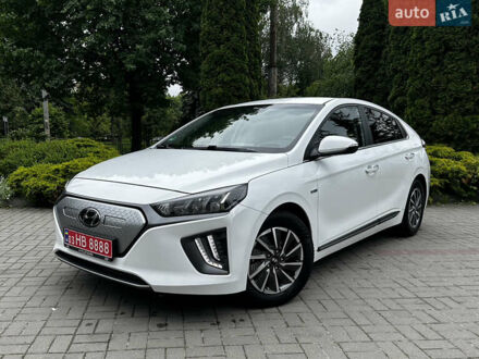 Хендай Ioniq 2020 в Тернополе на Automoto.ua Белый Хендай Ioniq, объемом двигателя 0 л и пробегом 52 тыс. км за 13999 $, фото 1 на Automoto.ua