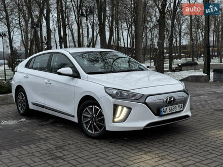 Хендай Ioniq 2021 в Киеве на Automoto.ua Белый Хендай Ioniq, объемом двигателя 0 л и пробегом 28 тыс. км за 16200 $, фото 1 на Automoto.ua