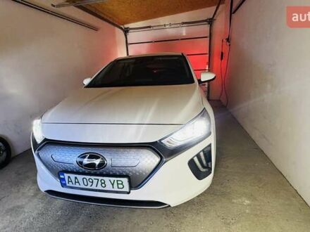 Хендай Ioniq 2021 в Борисполе на Automoto.ua Белый Хендай Ioniq, объемом двигателя 0 л и пробегом 58 тыс. км за 15900 $, фото 1 на Automoto.ua