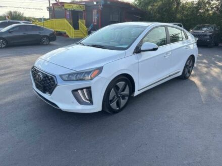 Белый Хендай Ioniq, объемом двигателя 0 л и пробегом 53 тыс. км за 7050 $, фото 1 на Automoto.ua