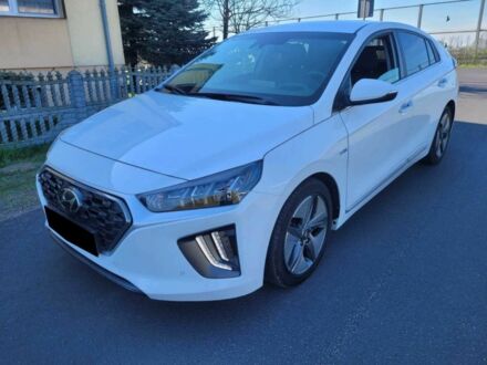 Хендай Ioniq 2021 в Ровно на Automoto.ua Белый Хендай Ioniq, объемом двигателя 1.6 л и пробегом 55 тыс. км за 11000 $, фото 1 на Automoto.ua