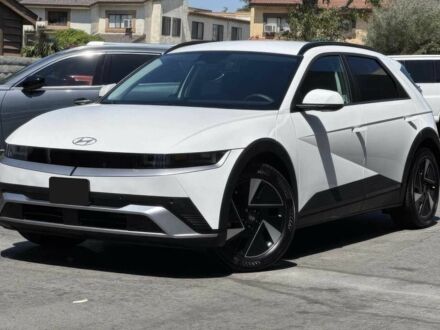 Белый Хендай Ioniq, объемом двигателя 0 л и пробегом 6 тыс. км за 19000 $, фото 1 на Automoto.ua