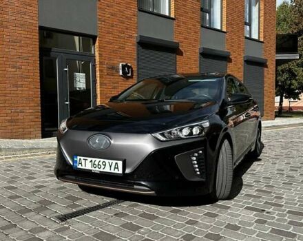 Черный Хендай Ioniq, объемом двигателя 0 л и пробегом 131 тыс. км за 14499 $, фото 1 на Automoto.ua