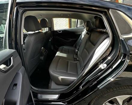 Черный Хендай Ioniq, объемом двигателя 0 л и пробегом 131 тыс. км за 14499 $, фото 22 на Automoto.ua