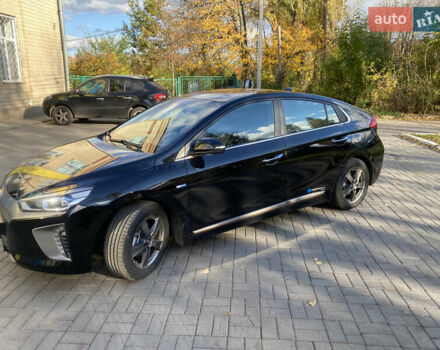Черный Хендай Ioniq, объемом двигателя 0 л и пробегом 113 тыс. км за 13600 $, фото 2 на Automoto.ua