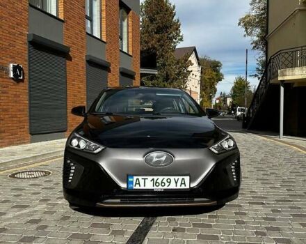 Черный Хендай Ioniq, объемом двигателя 0 л и пробегом 131 тыс. км за 14499 $, фото 4 на Automoto.ua