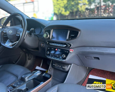 Чорний Хендай Ioniq, об'ємом двигуна 28 л та пробігом 115 тис. км за 15190 $, фото 22 на Automoto.ua