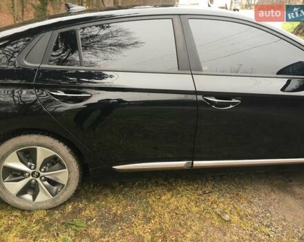 Черный Хендай Ioniq, объемом двигателя 0 л и пробегом 149 тыс. км за 11300 $, фото 3 на Automoto.ua