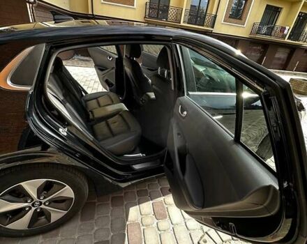 Черный Хендай Ioniq, объемом двигателя 0 л и пробегом 131 тыс. км за 14499 $, фото 23 на Automoto.ua