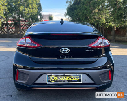 Чорний Хендай Ioniq, об'ємом двигуна 28 л та пробігом 115 тис. км за 15190 $, фото 4 на Automoto.ua