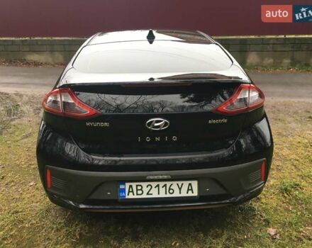 Черный Хендай Ioniq, объемом двигателя 0 л и пробегом 149 тыс. км за 11300 $, фото 4 на Automoto.ua