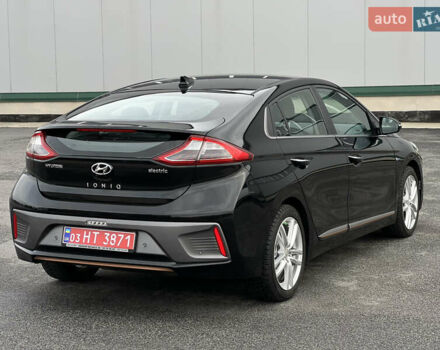 Чорний Хендай Ioniq, об'ємом двигуна 0 л та пробігом 103 тис. км за 12900 $, фото 23 на Automoto.ua