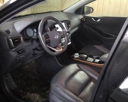 Черный Хендай Ioniq, объемом двигателя 0 л и пробегом 44 тыс. км за 17300 $, фото 1 на Automoto.ua