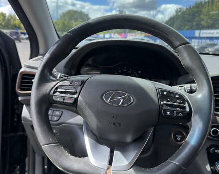 Черный Хендай Ioniq, объемом двигателя 0 л и пробегом 121 тыс. км за 12950 $, фото 25 на Automoto.ua