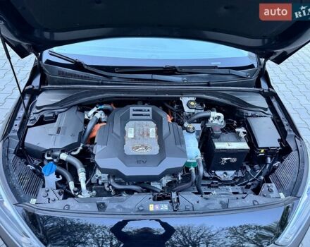 Черный Хендай Ioniq, объемом двигателя 0 л и пробегом 97 тыс. км за 12200 $, фото 77 на Automoto.ua