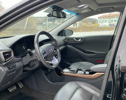 Черный Хендай Ioniq, объемом двигателя 0 л и пробегом 128 тыс. км за 12300 $, фото 20 на Automoto.ua