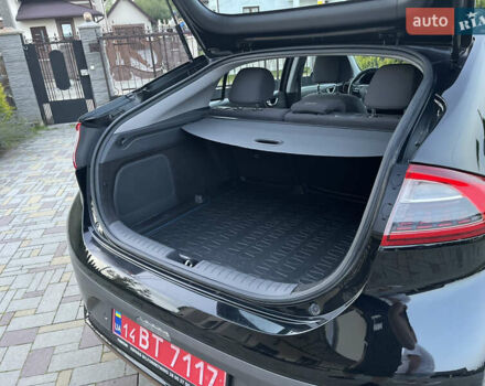 Черный Хендай Ioniq, объемом двигателя 0 л и пробегом 97 тыс. км за 12399 $, фото 55 на Automoto.ua