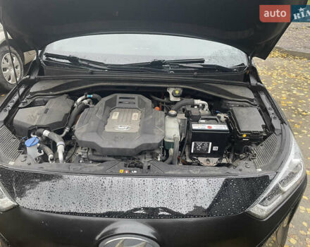 Черный Хендай Ioniq, объемом двигателя 0 л и пробегом 122 тыс. км за 13200 $, фото 10 на Automoto.ua