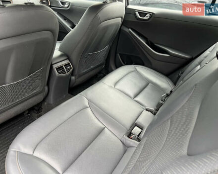 Чорний Хендай Ioniq, об'ємом двигуна 0 л та пробігом 103 тис. км за 12900 $, фото 54 на Automoto.ua