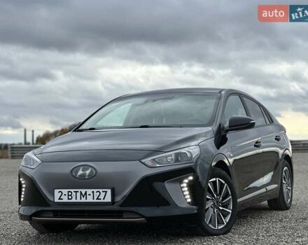Черный Хендай Ioniq, объемом двигателя 0 л и пробегом 122 тыс. км за 11999 $, фото 1 на Automoto.ua