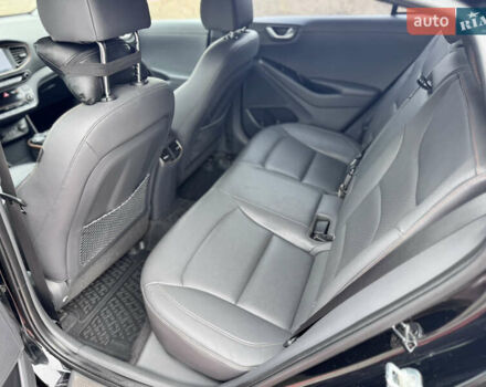 Черный Хендай Ioniq, объемом двигателя 0 л и пробегом 150 тыс. км за 12800 $, фото 23 на Automoto.ua