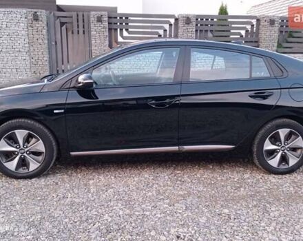 Черный Хендай Ioniq, объемом двигателя 0 л и пробегом 109 тыс. км за 12150 $, фото 3 на Automoto.ua
