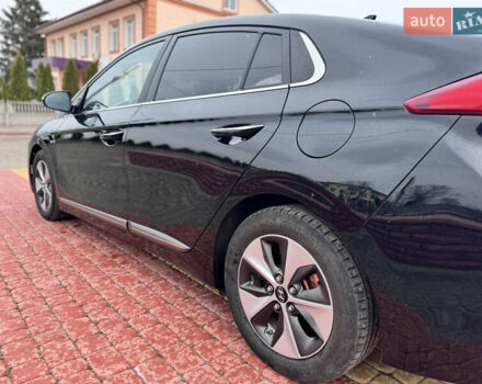 Черный Хендай Ioniq, объемом двигателя 0 л и пробегом 150 тыс. км за 12800 $, фото 6 на Automoto.ua