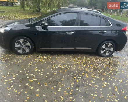 Черный Хендай Ioniq, объемом двигателя 0 л и пробегом 122 тыс. км за 13200 $, фото 2 на Automoto.ua