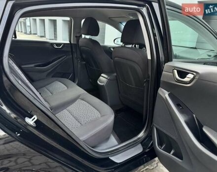 Черный Хендай Ioniq, объемом двигателя 0 л и пробегом 93 тыс. км за 12500 $, фото 47 на Automoto.ua