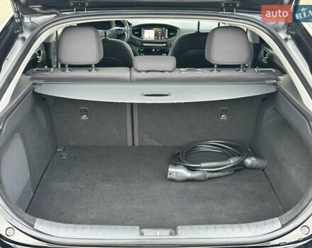 Черный Хендай Ioniq, объемом двигателя 0 л и пробегом 122 тыс. км за 11999 $, фото 43 на Automoto.ua