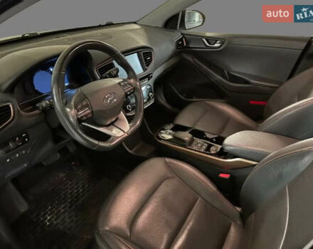 Черный Хендай Ioniq, объемом двигателя 0 л и пробегом 89 тыс. км за 12934 $, фото 8 на Automoto.ua