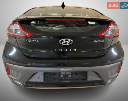 Черный Хендай Ioniq, объемом двигателя 0 л и пробегом 89 тыс. км за 12934 $, фото 2 на Automoto.ua