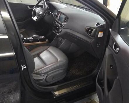 Черный Хендай Ioniq, объемом двигателя 0 л и пробегом 44 тыс. км за 17300 $, фото 5 на Automoto.ua