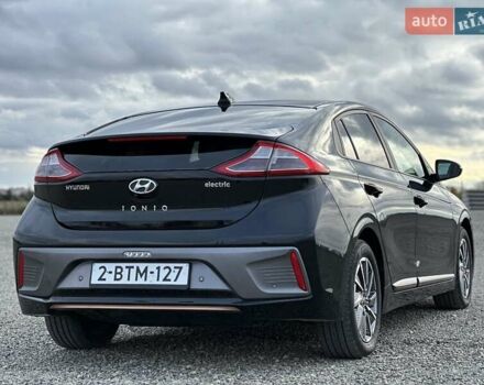 Черный Хендай Ioniq, объемом двигателя 0 л и пробегом 122 тыс. км за 11999 $, фото 21 на Automoto.ua