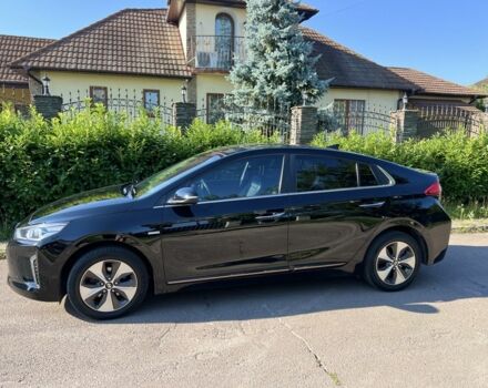 Черный Хендай Ioniq, объемом двигателя 0 л и пробегом 127 тыс. км за 12500 $, фото 8 на Automoto.ua