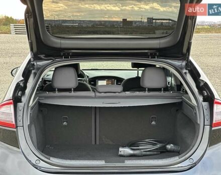 Черный Хендай Ioniq, объемом двигателя 0 л и пробегом 122 тыс. км за 11999 $, фото 42 на Automoto.ua