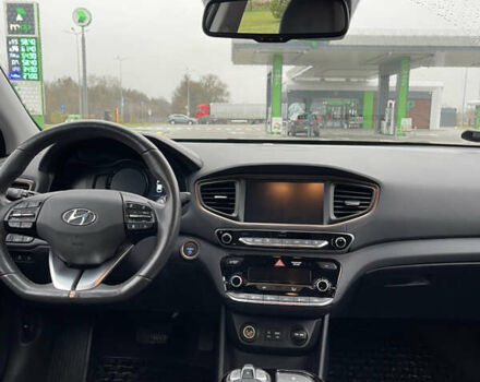 Черный Хендай Ioniq, объемом двигателя 0 л и пробегом 113 тыс. км за 13300 $, фото 33 на Automoto.ua