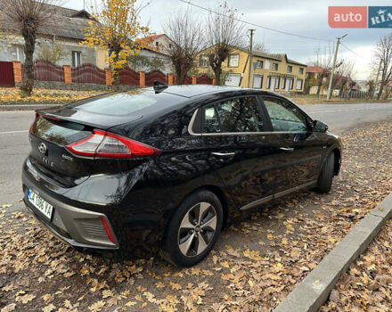 Черный Хендай Ioniq, объемом двигателя 0 л и пробегом 147 тыс. км за 12900 $, фото 4 на Automoto.ua