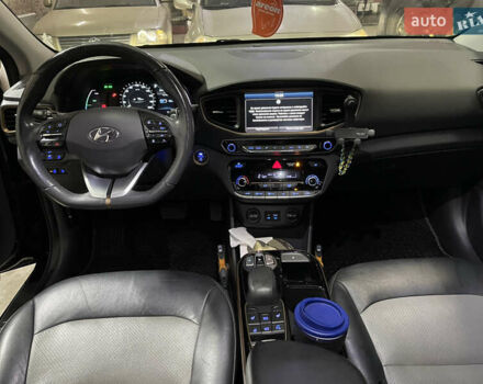 Черный Хендай Ioniq, объемом двигателя 0 л и пробегом 122 тыс. км за 13200 $, фото 21 на Automoto.ua