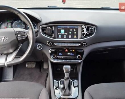 Чорний Хендай Ioniq, об'ємом двигуна 1.58 л та пробігом 150 тис. км за 14200 $, фото 9 на Automoto.ua
