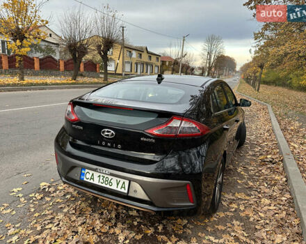 Черный Хендай Ioniq, объемом двигателя 0 л и пробегом 147 тыс. км за 12900 $, фото 3 на Automoto.ua