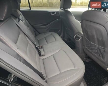 Чорний Хендай Ioniq, об'ємом двигуна 0 л та пробігом 98 тис. км за 13250 $, фото 32 на Automoto.ua