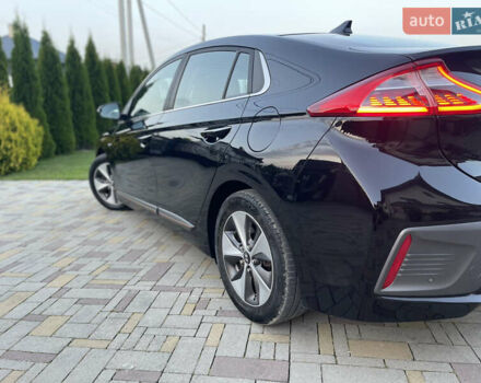 Черный Хендай Ioniq, объемом двигателя 0 л и пробегом 97 тыс. км за 12399 $, фото 33 на Automoto.ua