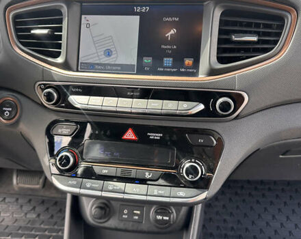 Черный Хендай Ioniq, объемом двигателя 0 л и пробегом 121 тыс. км за 12950 $, фото 24 на Automoto.ua