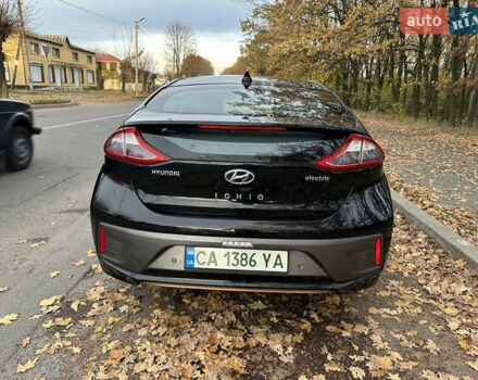Черный Хендай Ioniq, объемом двигателя 0 л и пробегом 147 тыс. км за 12900 $, фото 7 на Automoto.ua