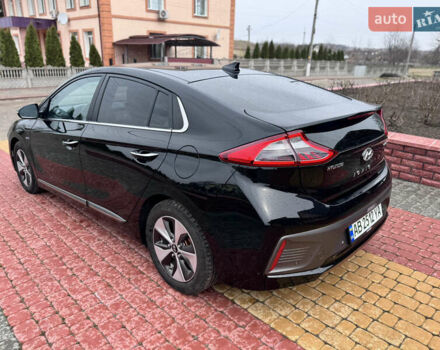Черный Хендай Ioniq, объемом двигателя 0 л и пробегом 150 тыс. км за 12800 $, фото 5 на Automoto.ua