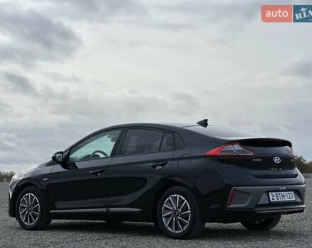 Черный Хендай Ioniq, объемом двигателя 0 л и пробегом 122 тыс. км за 11999 $, фото 30 на Automoto.ua